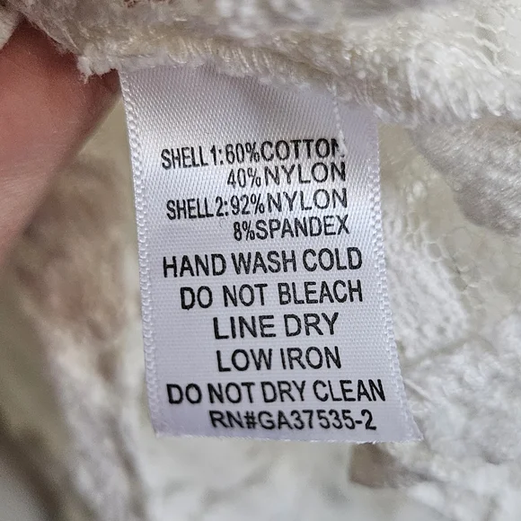 NWOT, Monteau White Lace Top, Size M - Picture 4 of 6